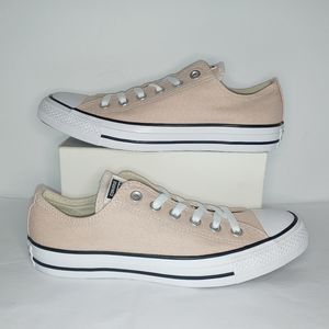 Beige classic low top converse chucks